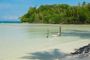 Soneva-Kiri_North-Beach_by-Sandro-Bruecklmeier_DJI_0241 Kopie